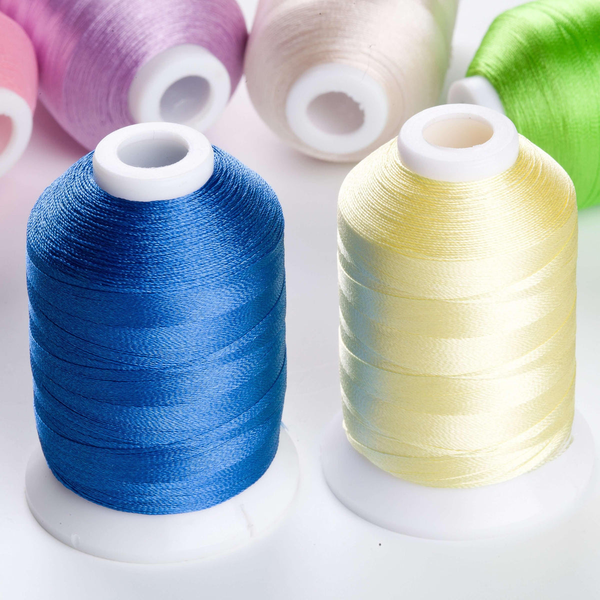Simthread rode kleur letters een 12 stks pre-wond Simthread rode kleur letters een 12 stks pre-wond